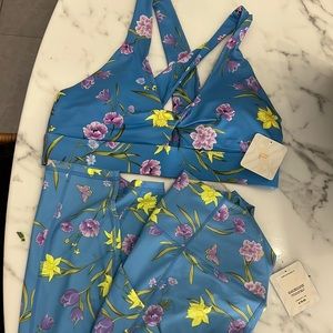 Fabletics super cute summer bra top and legging set